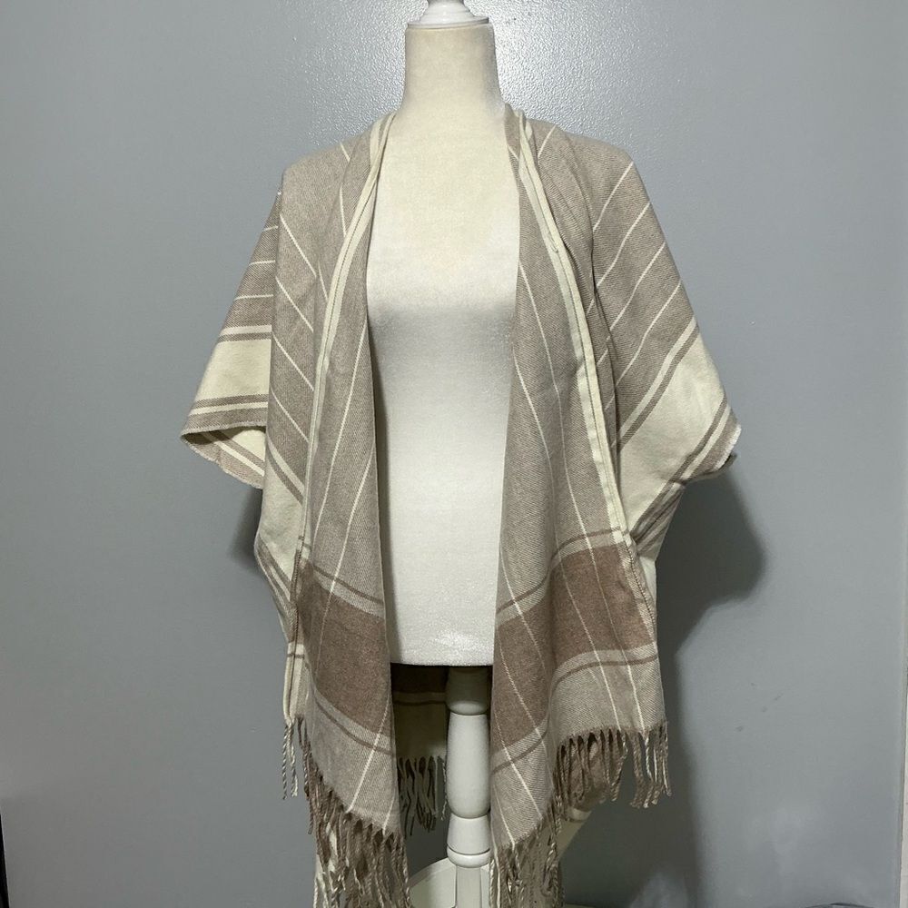 Ann Taylor Loft Womens XS/S Oversized Beige Tan Fringe Poncho Sweater